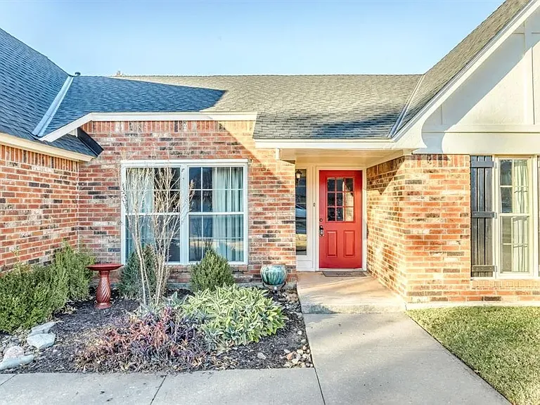 14016 Apache Dr — Photo 2