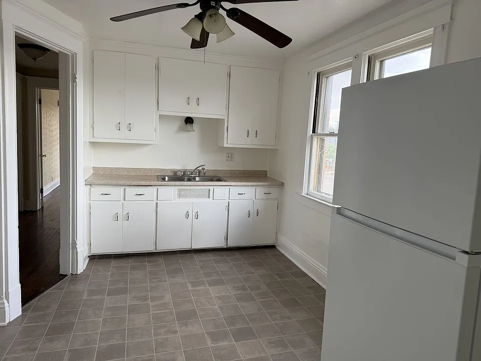 5927-29-29A W Greenfield Ave