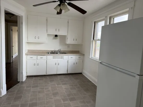5927-29-29A W Greenfield Ave, Milwaukee, WI 53214