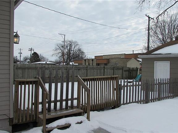 2nd image of 206 E Montgomery St