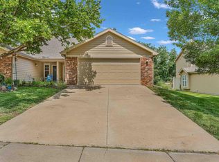 2614 Sawgrass Dr, Lawrence, KS 66047