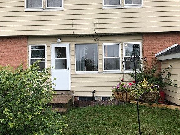 2nd image of 407 Mustang St