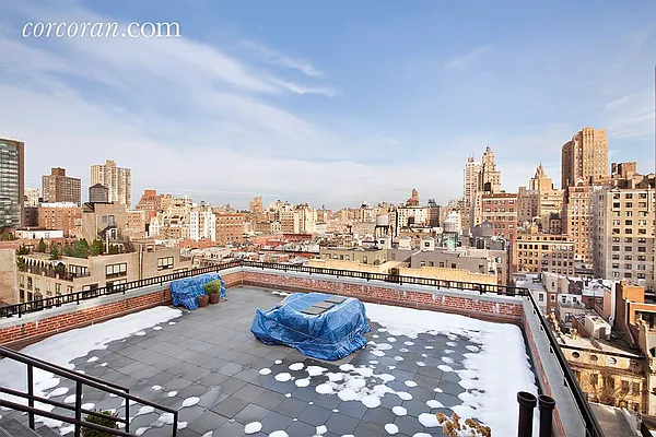 Sold by Corcoran | media 21