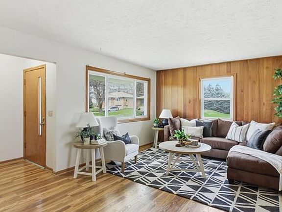 Living room and entrance