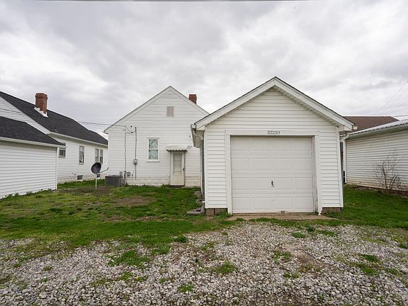 2nd image of 396 Schreiner Ave