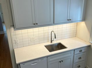 970 Beaconsfield Ave, Grosse Pointe, MI 48230
