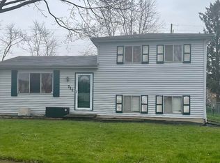 711 Shawnee Ct, Lowell, IN 46356