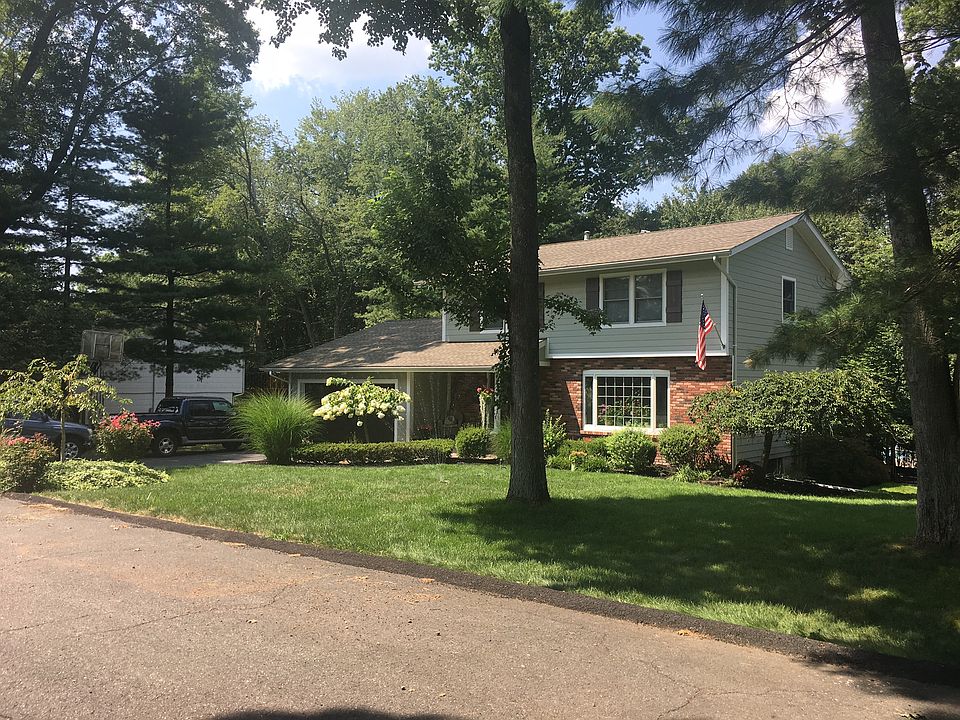 2nd image of 220 S Grant Ave