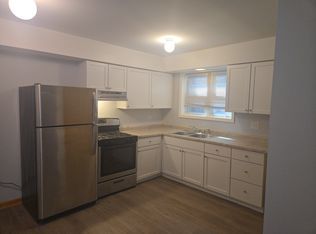 1062 W Taylor St #2R, Chicago, IL 60607