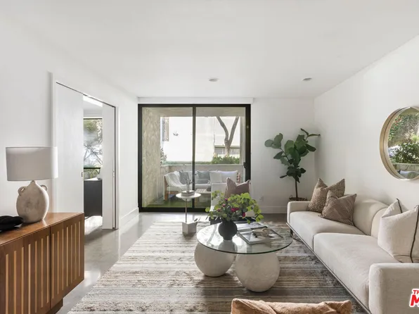 8400 De Longpre Ave APT 203, West Hollywood, CA 90069