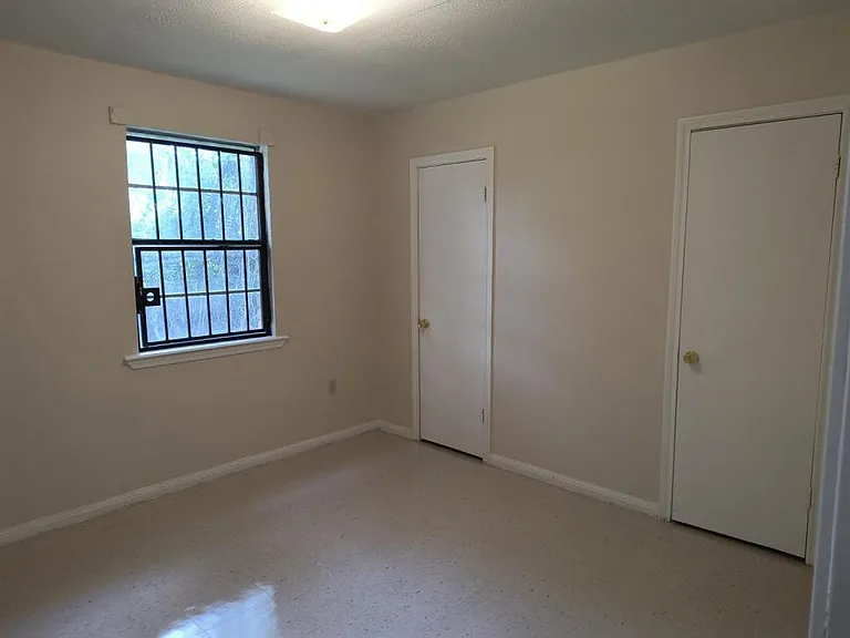 1332 Stilt St — Photo 4