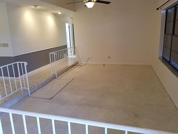 5th image of 182 SE Nash Ct