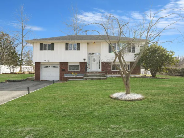 10 Pierre Drive, Commack, NY 11725