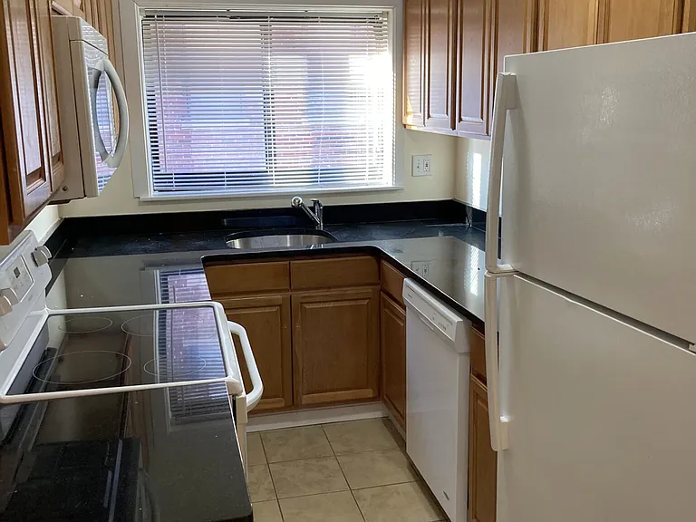 110 Longwood Ave #3 — Photo 3