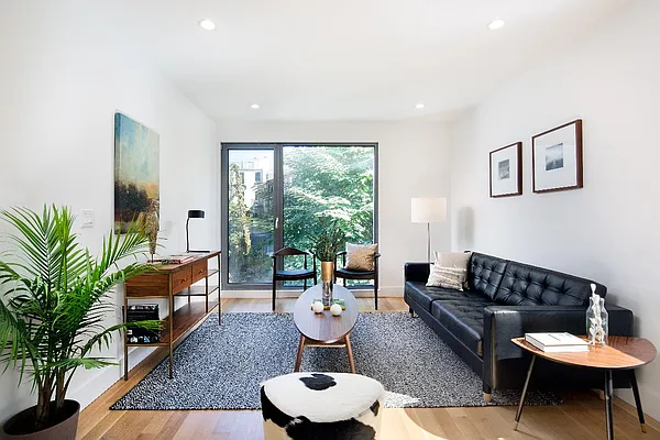 Sold by Real Direct | media 18