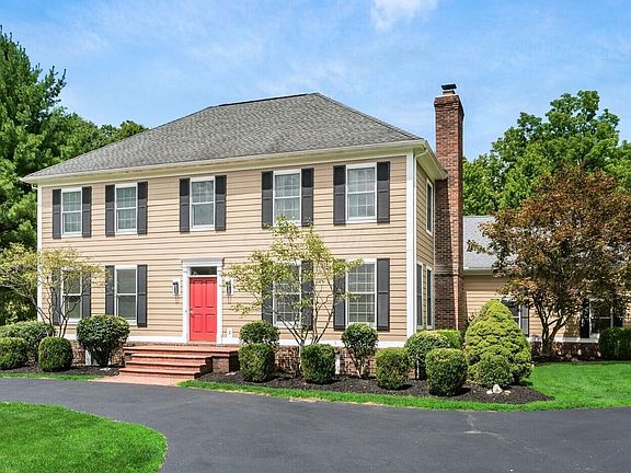 2nd image of 384 Longford Dr