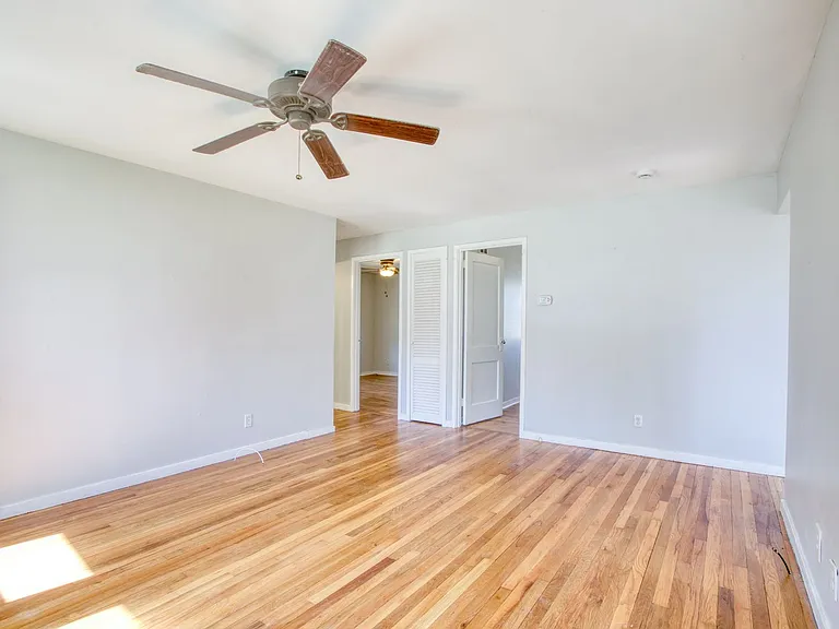 124 Mayflower St — Photo 9