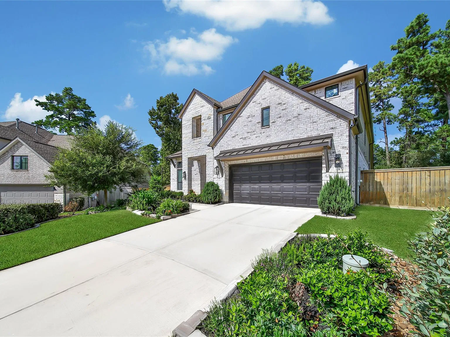 5 bed, 4.5 bath, 3805 sqft, $4,000 — Photo 2