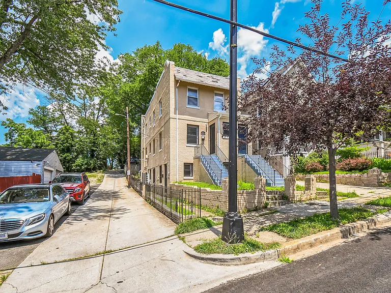 1608 West St SE — Photo 20