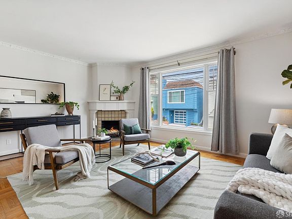 4th image of 32 Saint Charles Ave