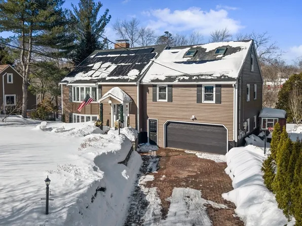 3 Oxyoke Dr, Methuen, MA 01844