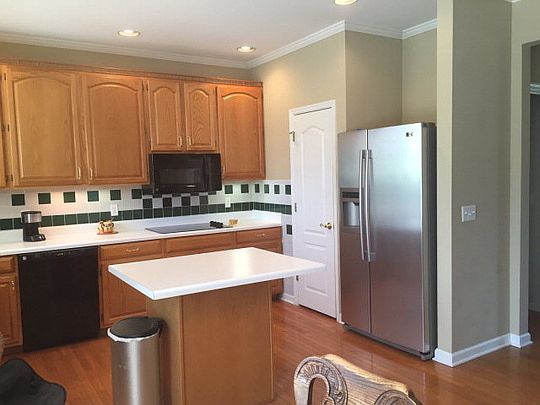 3rd image of 3919 Plantation Dr