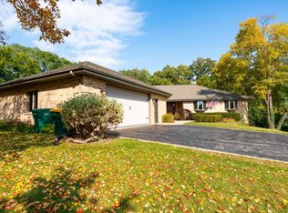 25460 N Nancy Ct, Lake Zurich, IL 60047