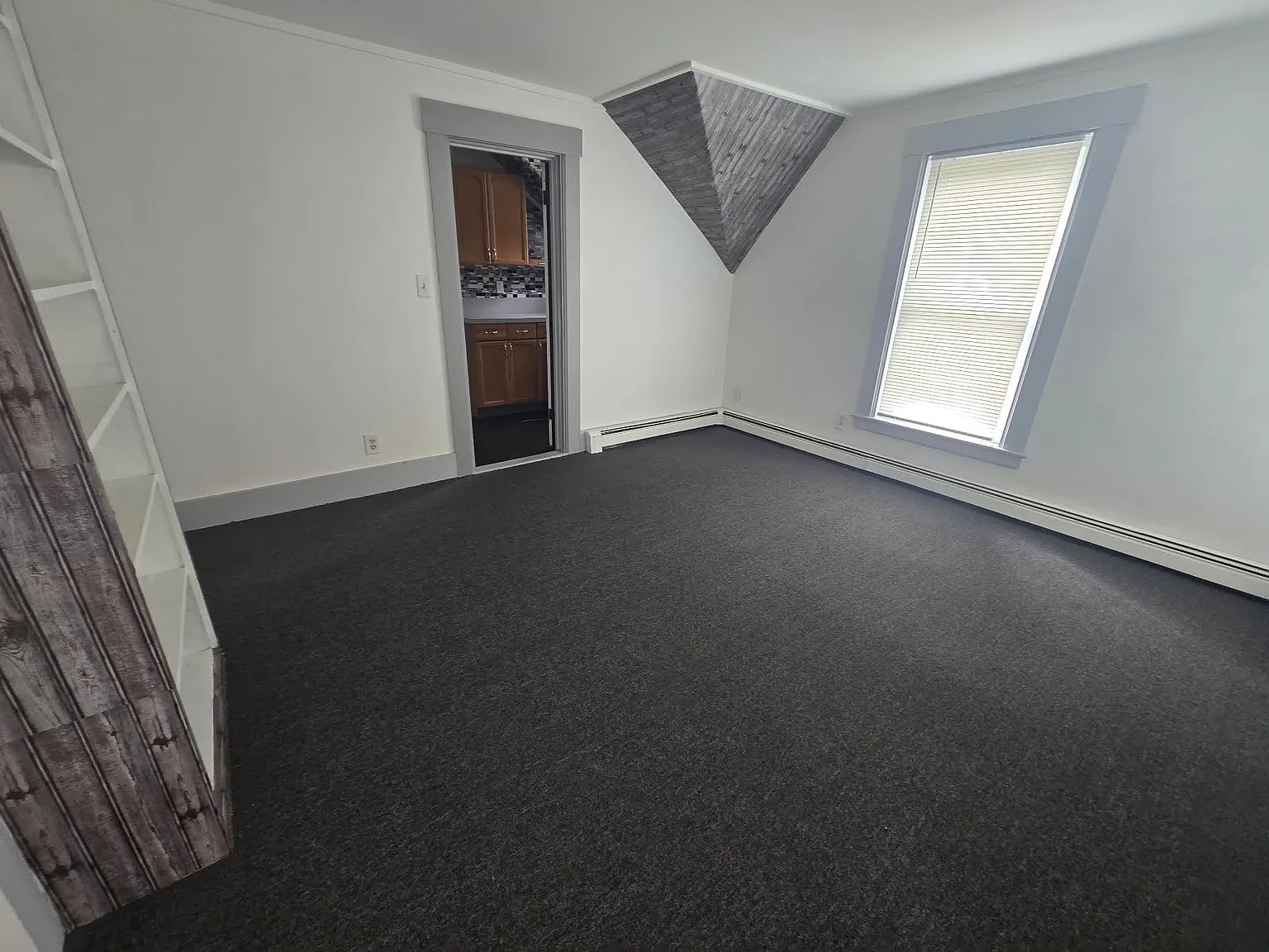 1 bed, 750 sqft, $1,300 — Photo 3
