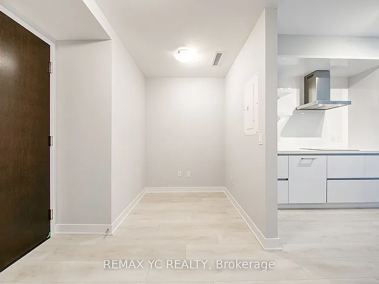2221 Yonge St #3210 — Photo 5
