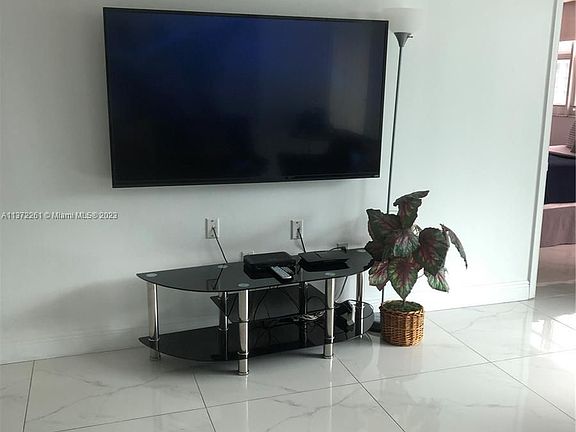 3rd image of 1200 Brickell Bay Dr APT 3915