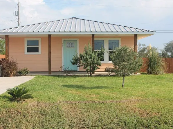 55 Red Oak Ln, Rockport, TX 78382