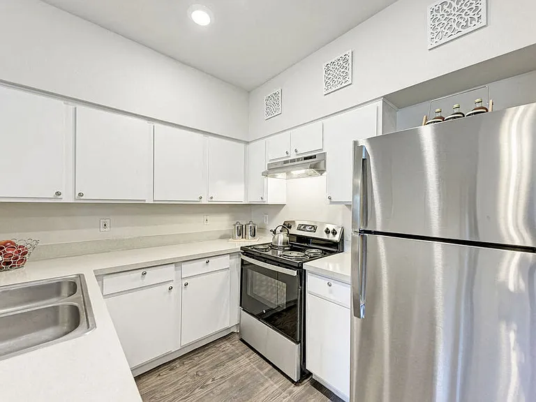 Chandler Creek Apartments — Photo 24