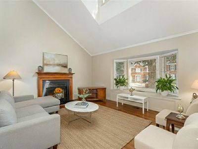 10 Park Village Ln UNIT A, Greensboro, NC, 27455