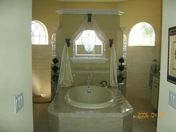 master bath/jacuzzi