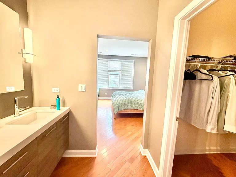 2027 W Division St #4 — Photo 12