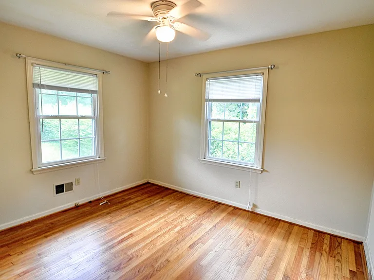 1526 Smith Level Rd — Photo 8
