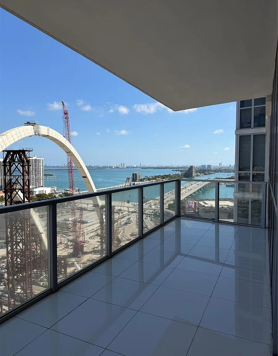 1100 Biscayne Blvd — Photo 1