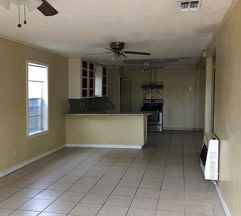 2nd image of 512 N Pearl St
