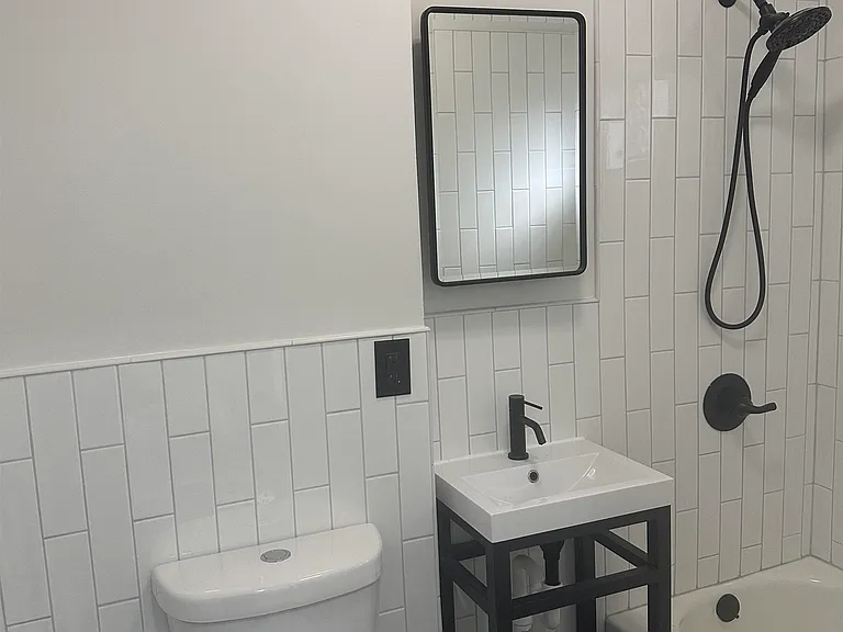 107 Magnolia Ave #2R — Photo 10