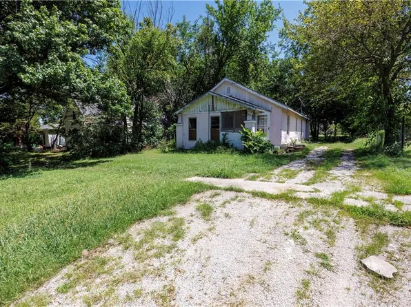 514 N 5th St, Fredonia, KS 66736