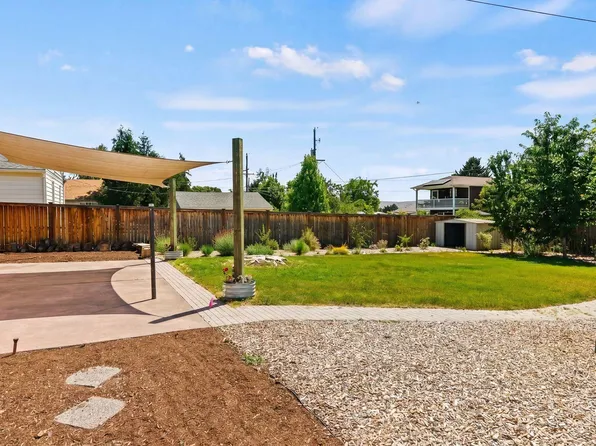 206 S 33rd Ave, Yakima, WA 98902