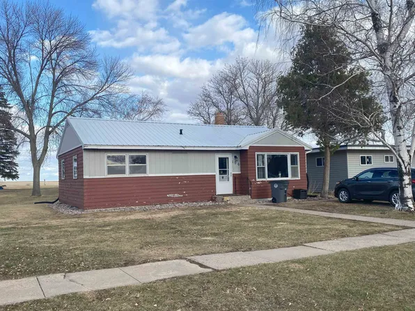 106 High St, Drake, ND 58736