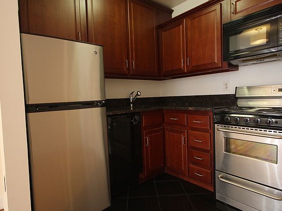 2nd image of 525 W 49th St APT 3C