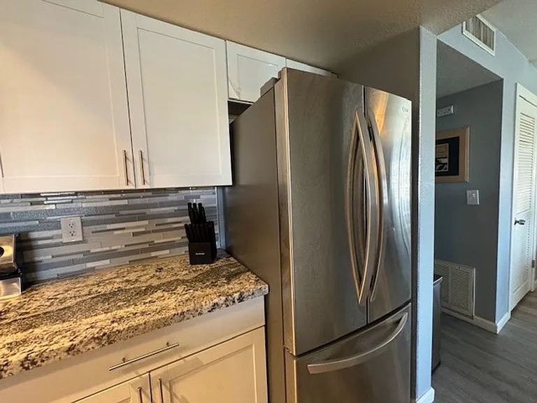 1800 Clubhouse Dr #28 — Photo 13