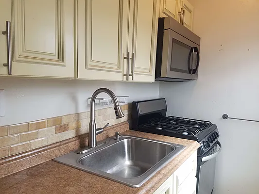 Rented by All Boro Cash Realty LLC | media 7