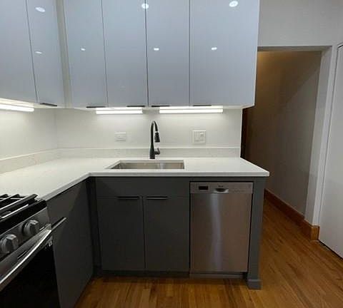 under cabinet lighting