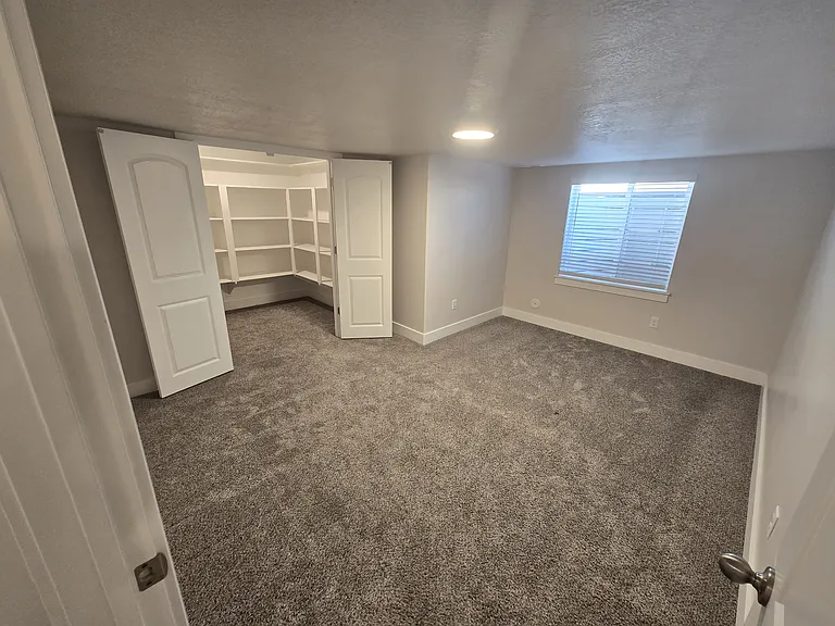 1481 N Arcadia Dr — Photo 5