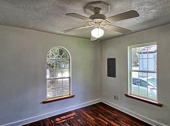 5th image of 2119 Legion St