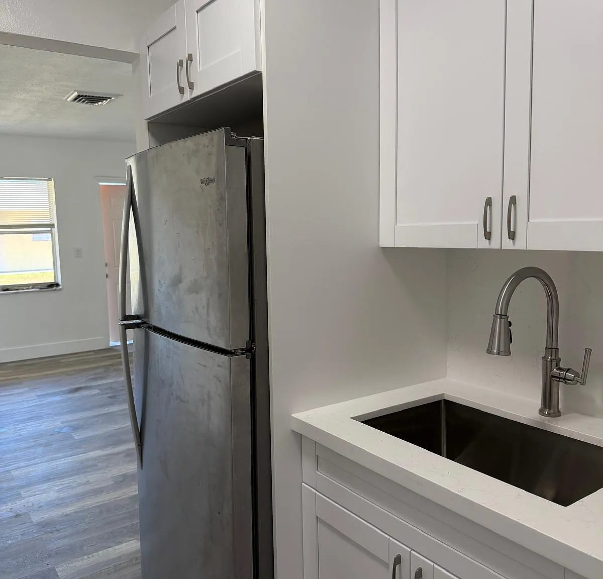 2 bed, 900 sqft, $2,000 — Photo 3