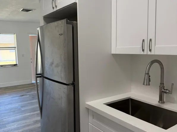 599 NW 40th Ct, Fort Lauderdale, FL